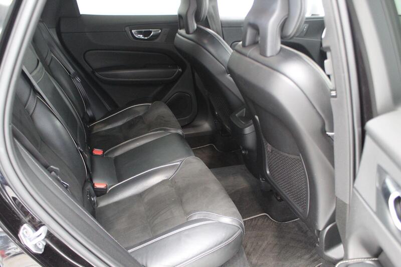 2018 Volvo XC60 in Black — image 30 of 74