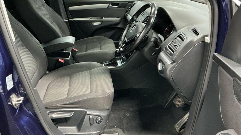 Volkswagen Sharan view 2