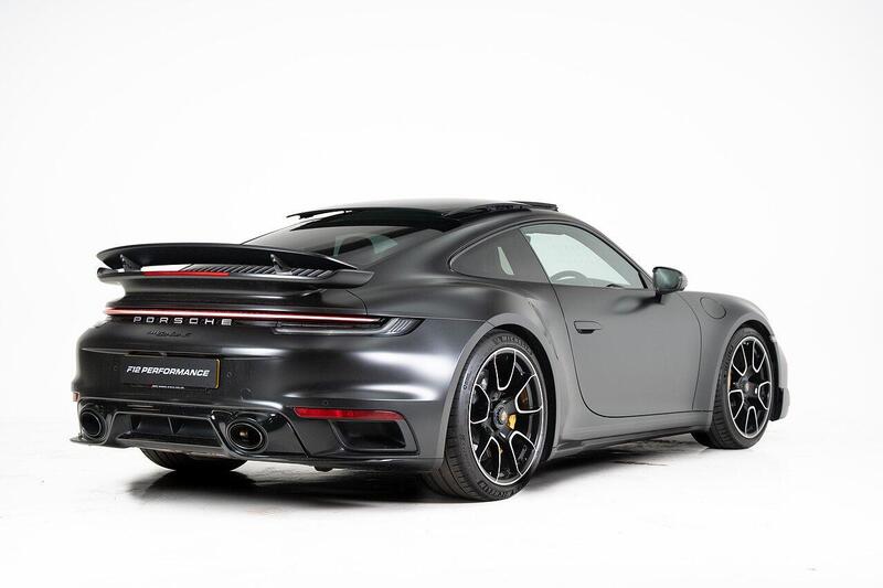 Porsche 911 view 7