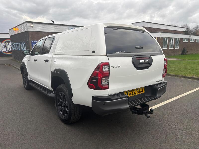 Toyota Hilux view 5