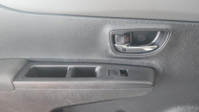 2012 Toyota Yaris — photo 44