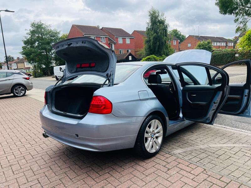 BMW 3 Series view 19
