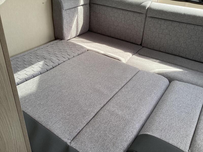 Auto-Trail Expedition C72 — image 21