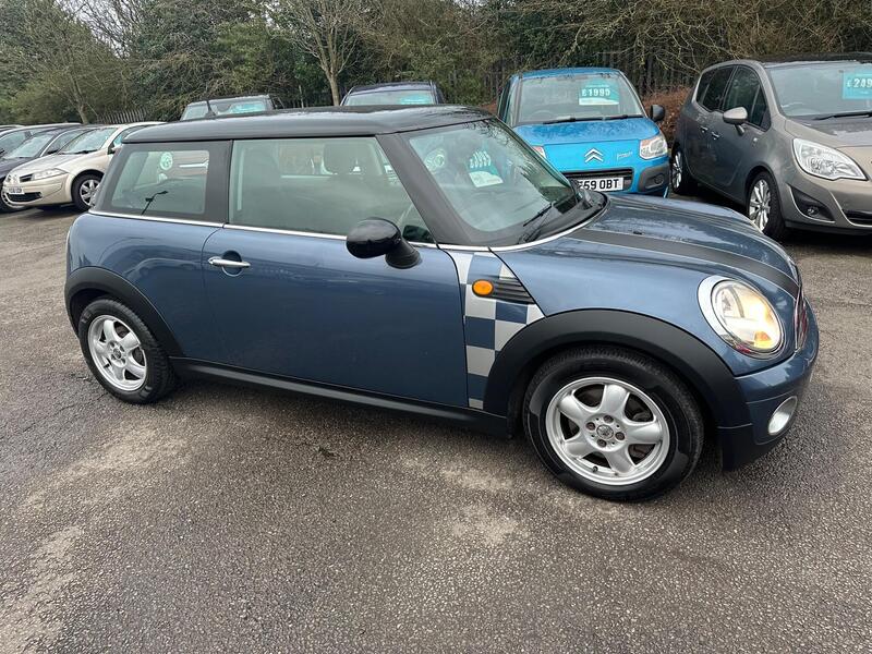 Mini Hatch view 7