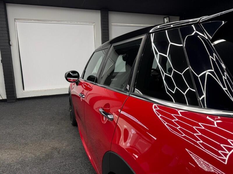 Mini Hatch view 6