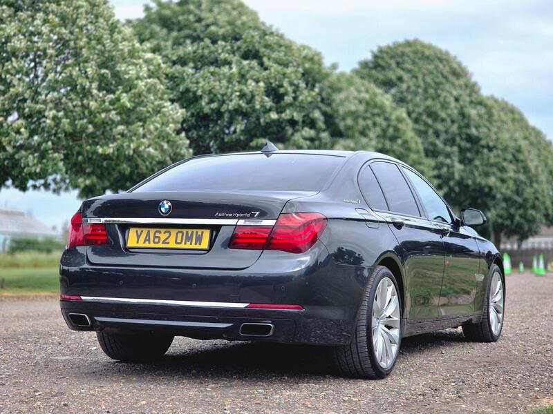 BMW 7 Series view 6