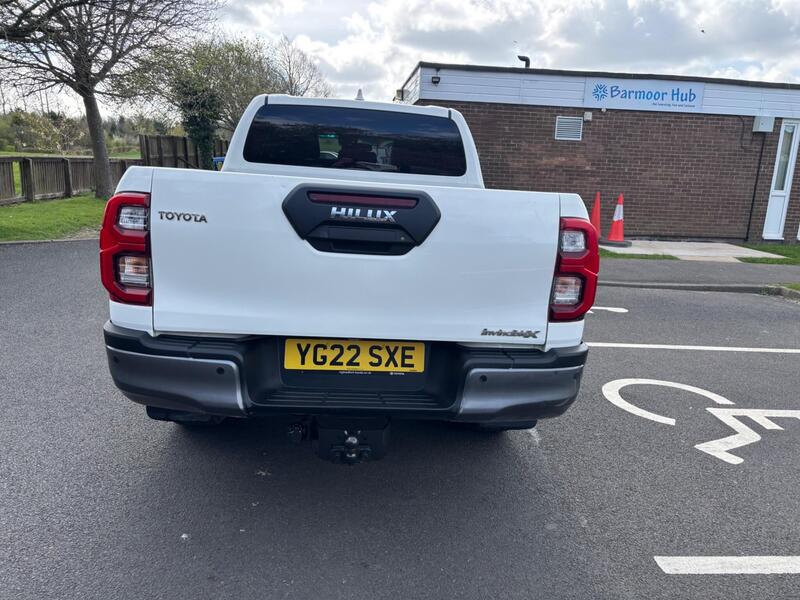 Toyota Hilux view 6