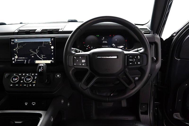 Land Rover Defender 110 view 6