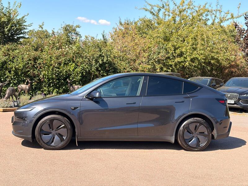 Tesla Model Y view 4