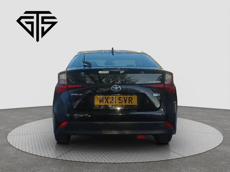 Toyota Prius view 4