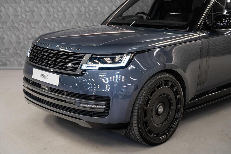Land Rover Range Rover view 2