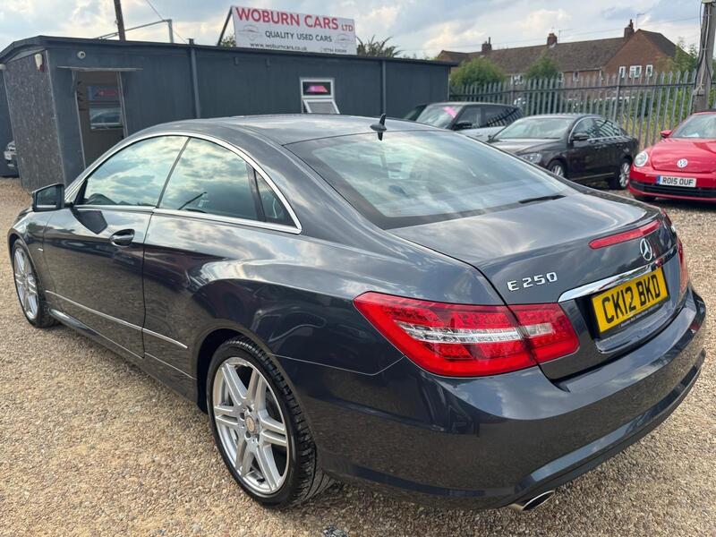 Mercedes-Benz E Class view 4