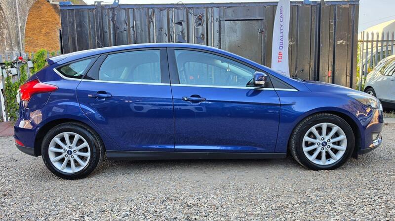 Ford Focus 1.6 Titanium Powershift Euro 6 5dr thumbnail 6