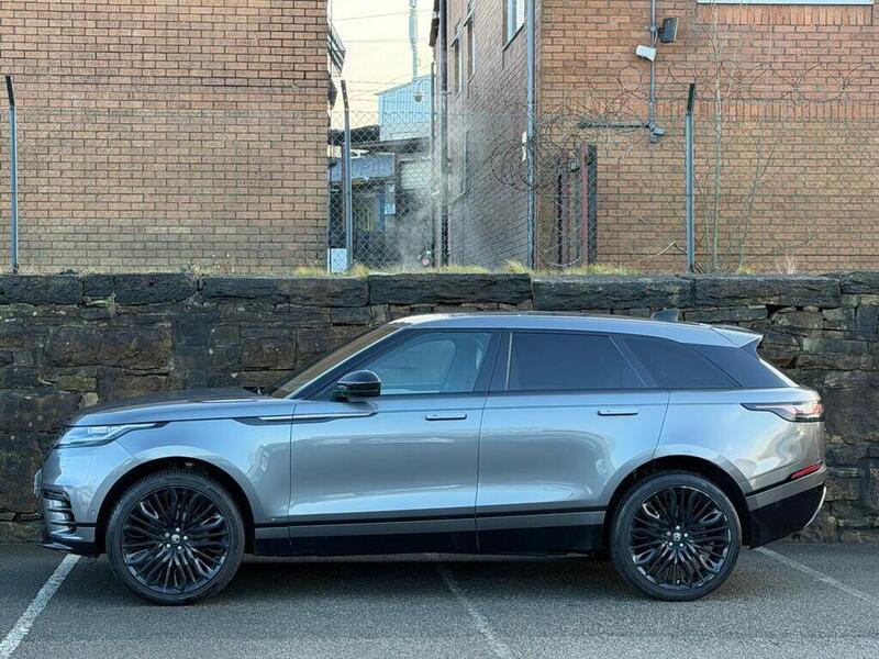 Land Rover Range Rover Velar view 4