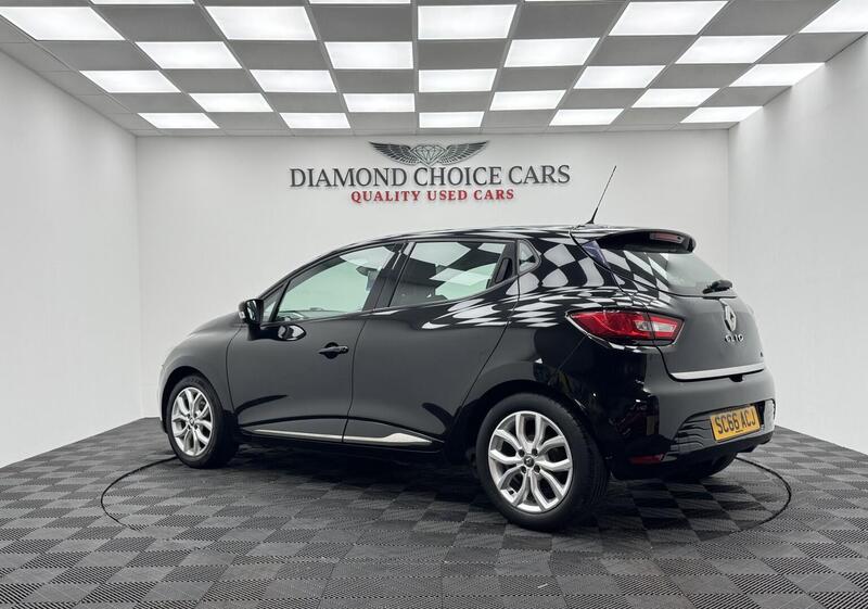 Renault Clio view 4