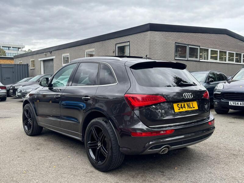Audi Audi Q5 view 4
