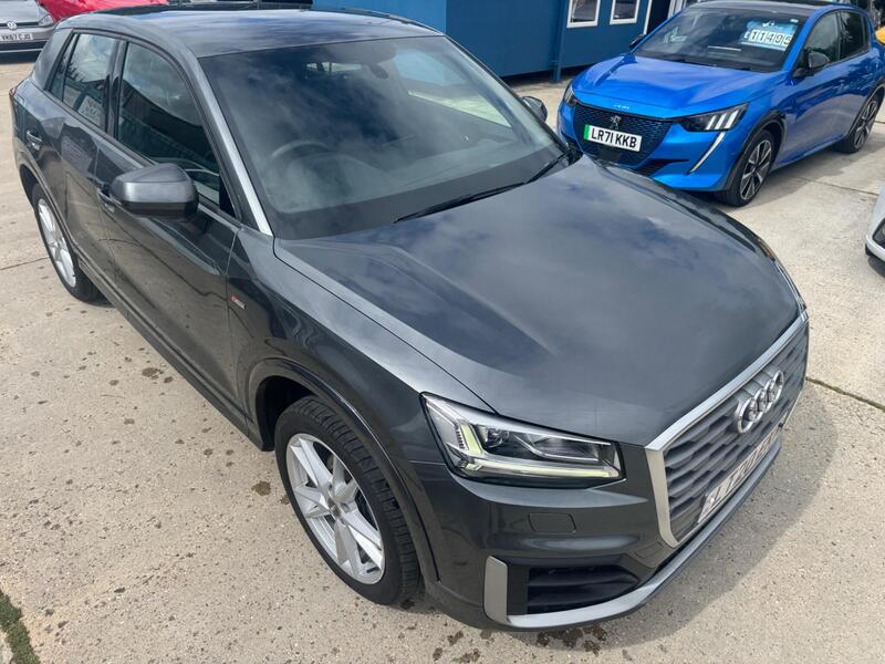 Audi Q2 view 5