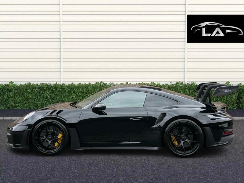 Porsche 911 view 3
