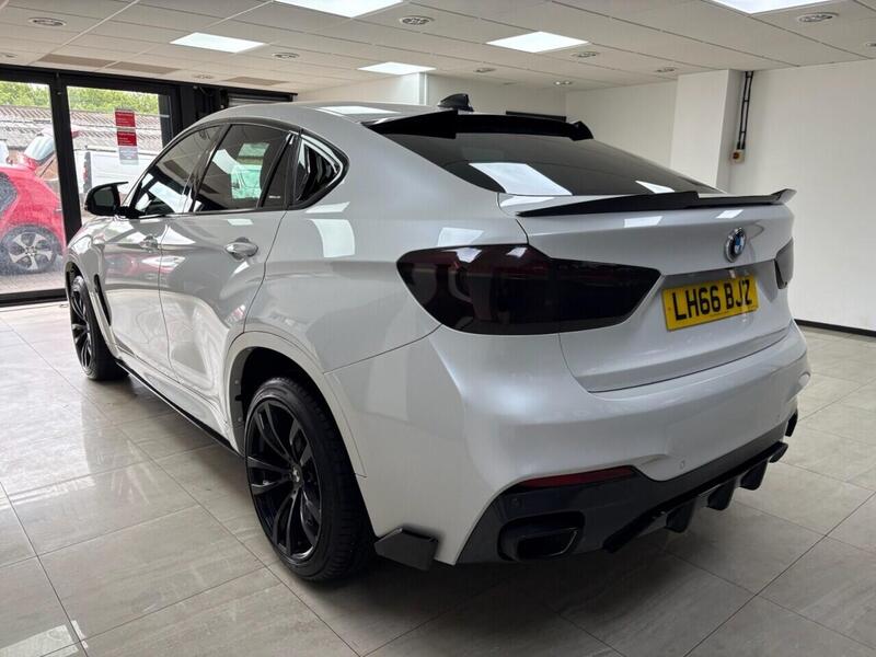 BMW X6 view 5