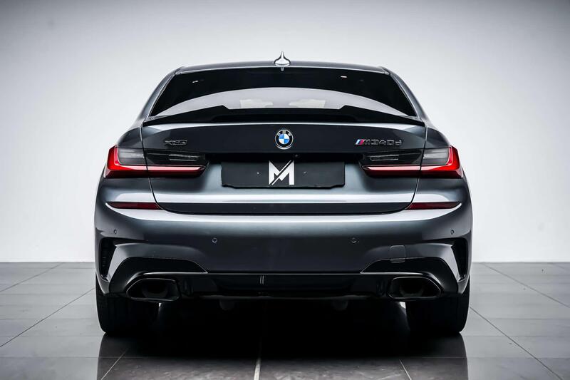 BMW 3 Series view 4