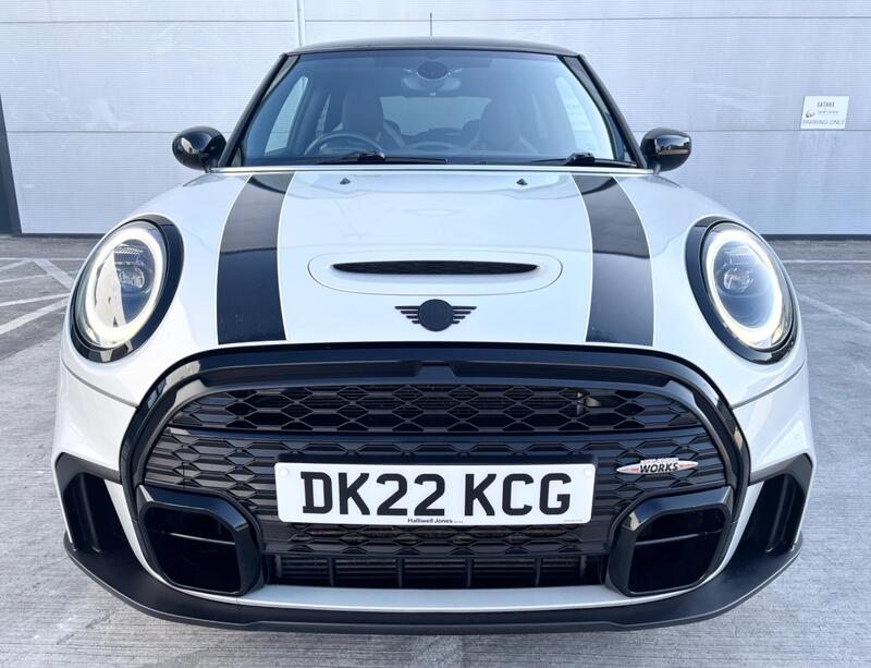 Mini Hatch view 3