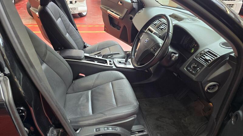 Volvo V50 view 3