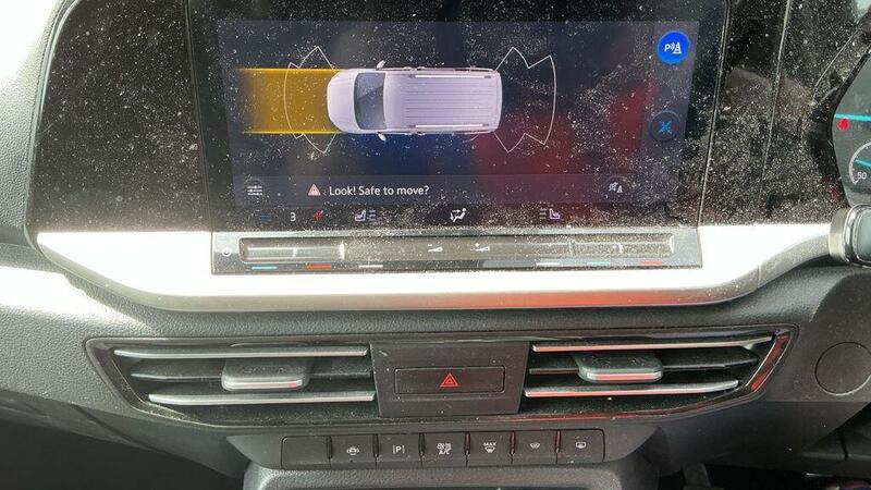 Ford Grand Tourneo Connect view 5