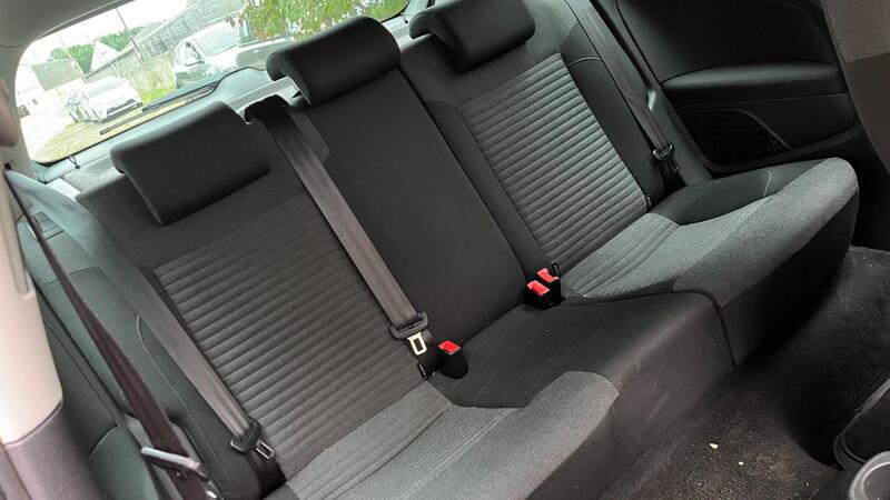 2013 Volkswagen Polo — photo 30