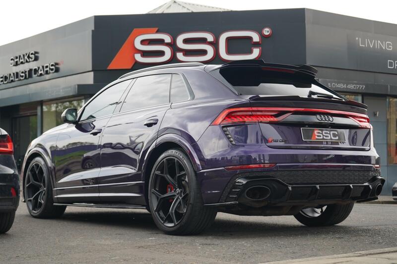 Audi RS Q8 view 2