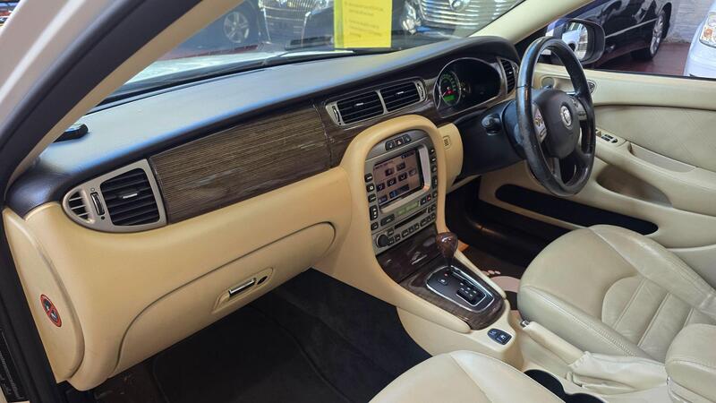 Jaguar X-Type view 6