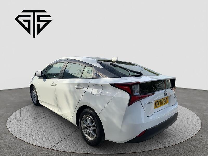 Toyota Prius view 5