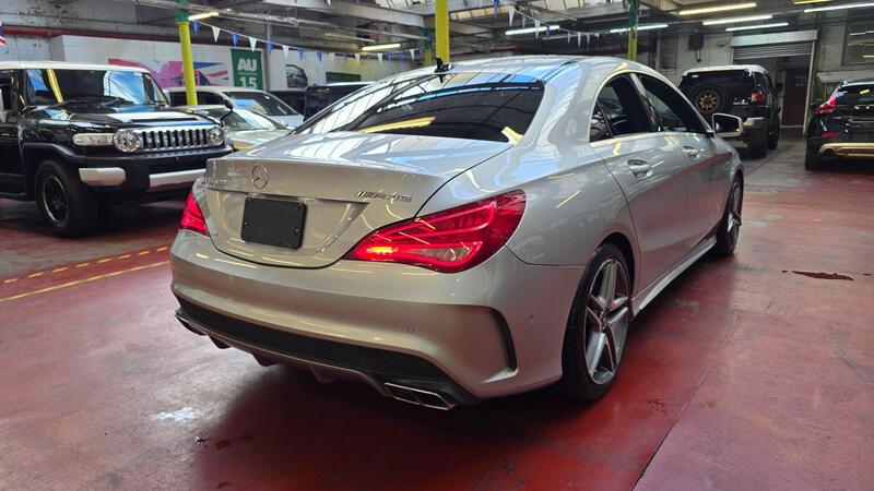 Mercedes-Benz Cla view 3