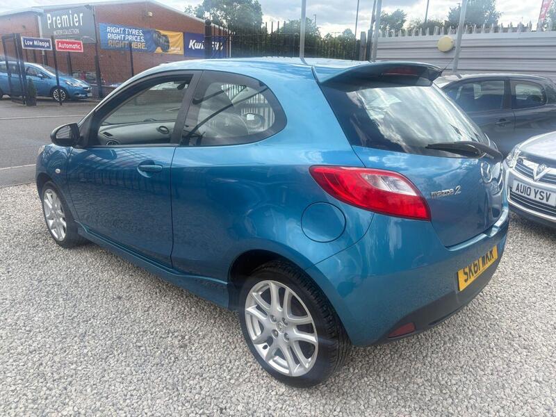 Mazda Mazda2 view 4