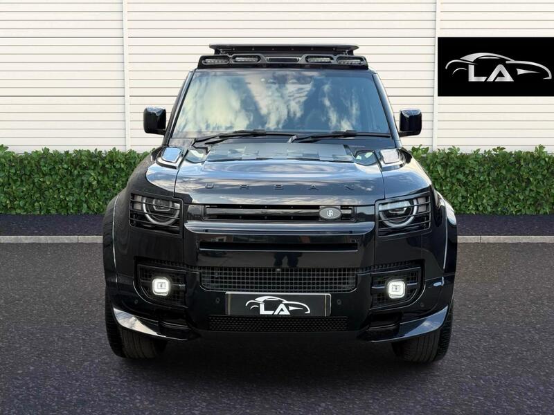 Land Rover Defender 90 view 4
