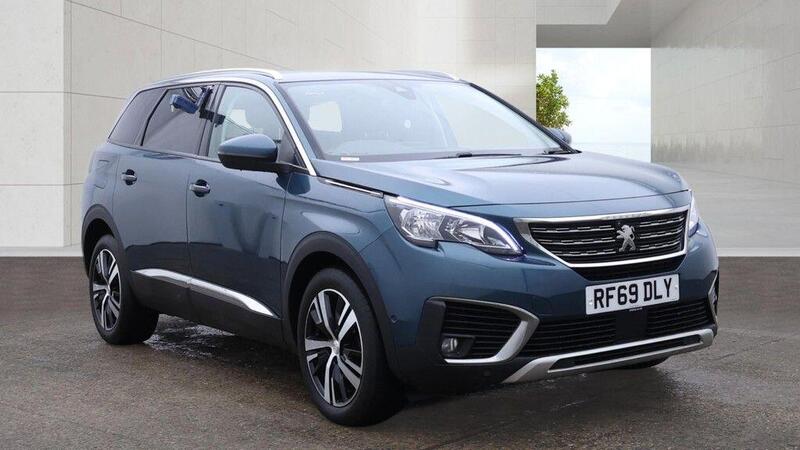 Peugeot 5008 main image