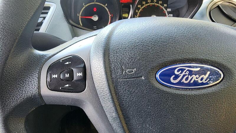 2009 Ford Fiesta — photo 33