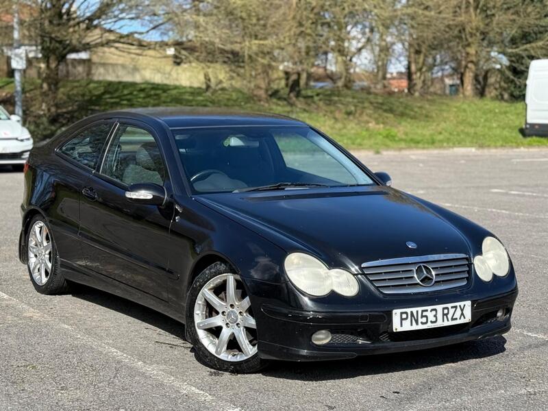 Mercedes-Benz C Class — photo 1