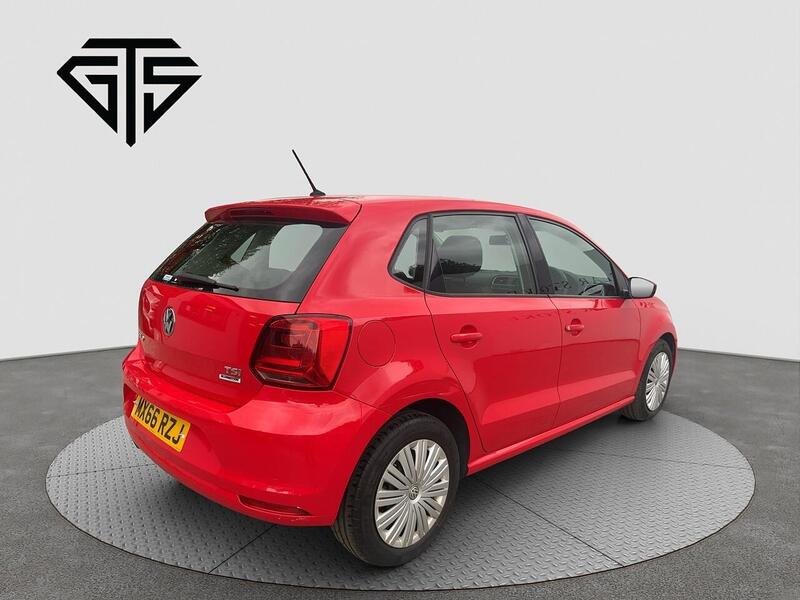 Volkswagen Polo view 3