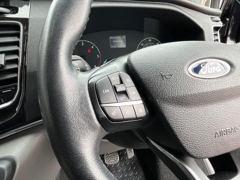 Ford Tourneo Custom view 82