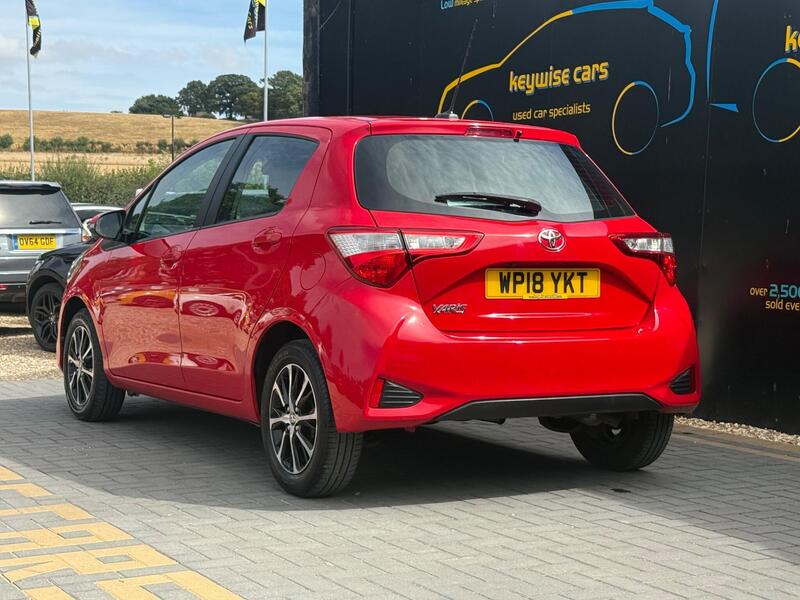 Toyota Yaris view 3
