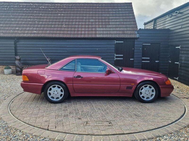 Mercedes-Benz 190 view 5