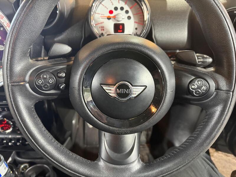 2013 MINI Countryman — photo 18