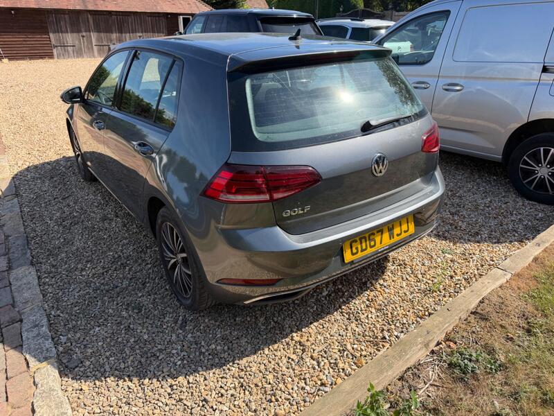 Volkswagen Golf view 4