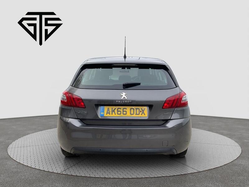 Peugeot 308 view 4