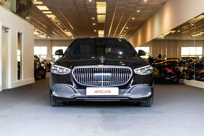 Mercedes-Benz Maybach S Class view 3