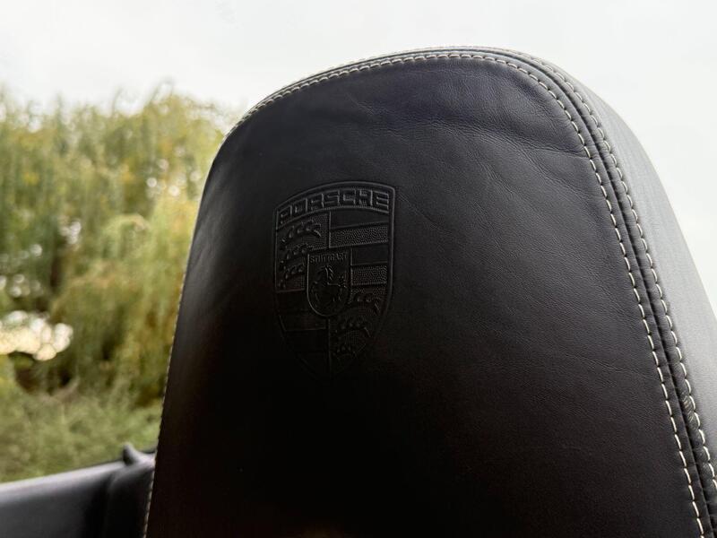 Porsche 911 view 38