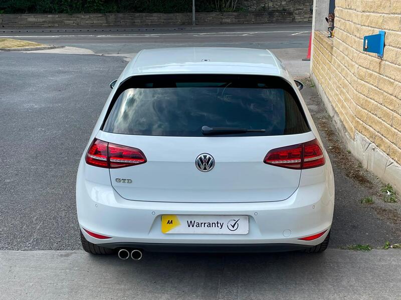 Volkswagen Golf view 4