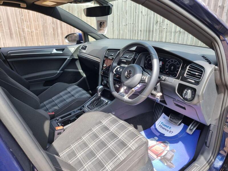 Volkswagen Golf view 2