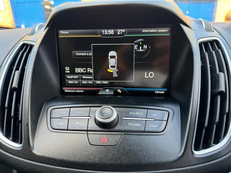 Ford C-Max view 16
