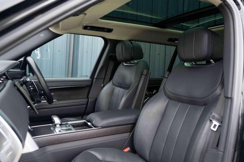 Land Rover Range Rover view 3
